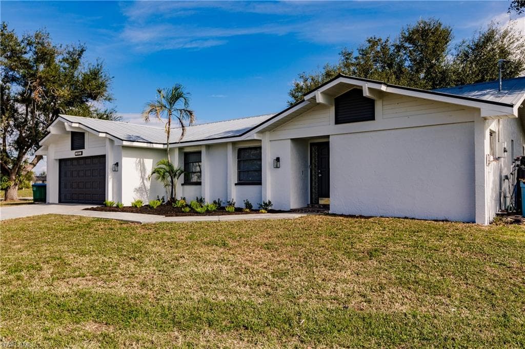 902 NE 12th TER CAPE CORAL, FL 33909