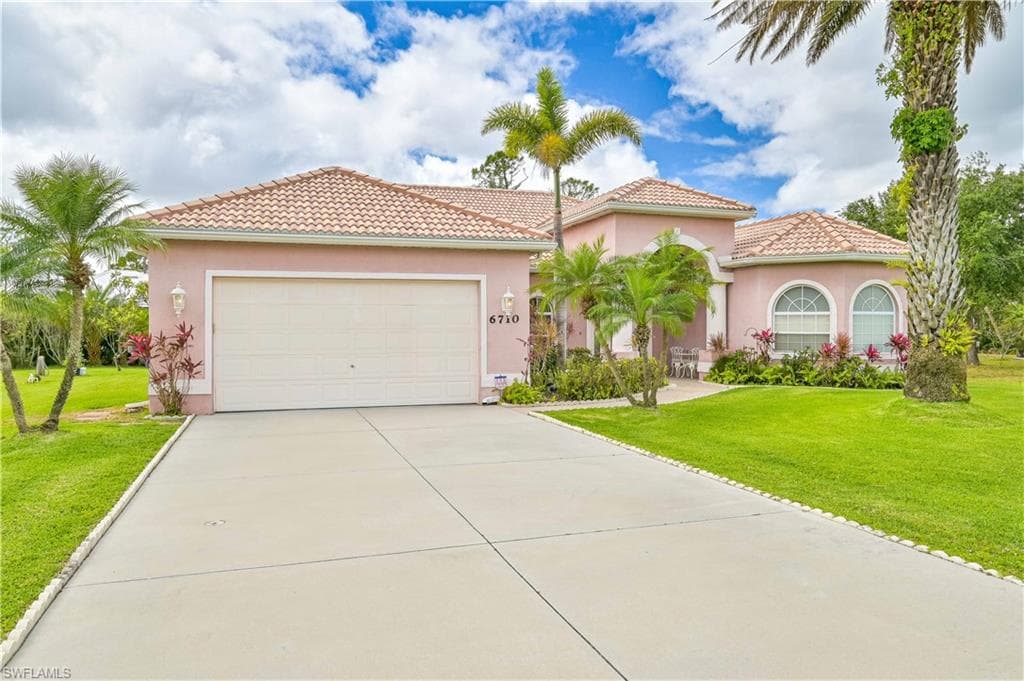6710 Eagle Tree CT NORTH FORT MYERS, FL 33917