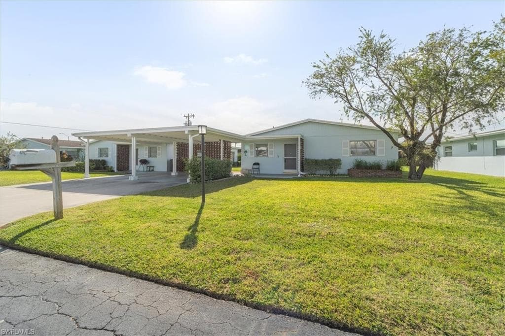 2210 Croton CT LEHIGH ACRES, FL 33936