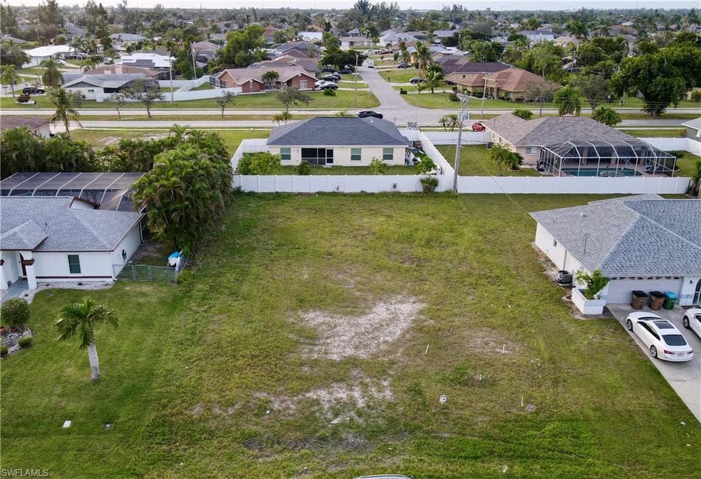 2132 8th AVE CAPE CORAL, FL 33990