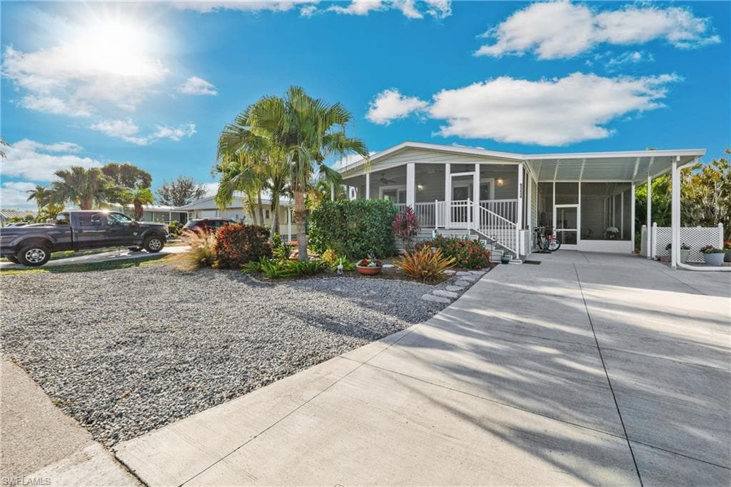 9334 Lord RD BONITA SPRINGS, FL 34135