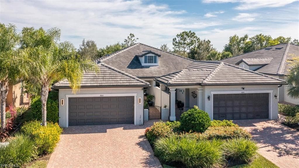 7682 Jacaranda LN NAPLES, FL 34114