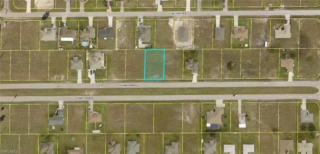 127 Kismet PKWY E CAPE CORAL, FL 33909
