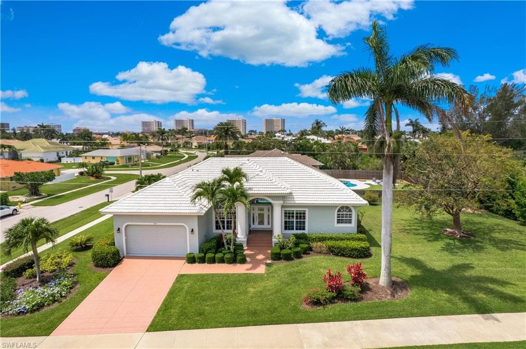 695 Tigertail CT MARCO ISLAND, FL 34145