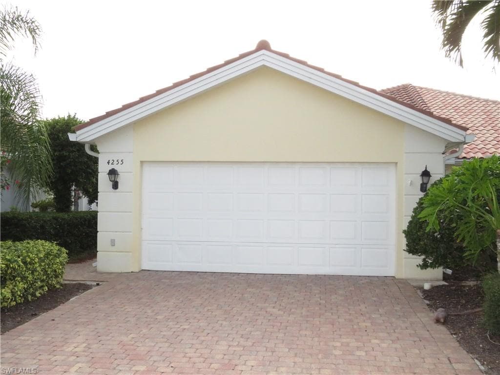 4255 Redonda LN NAPLES, FL 34119