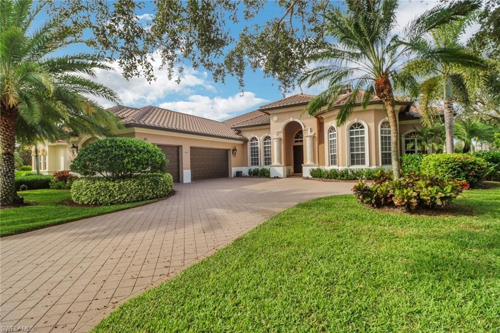 5839 Bromelia CT NAPLES, FL 34119