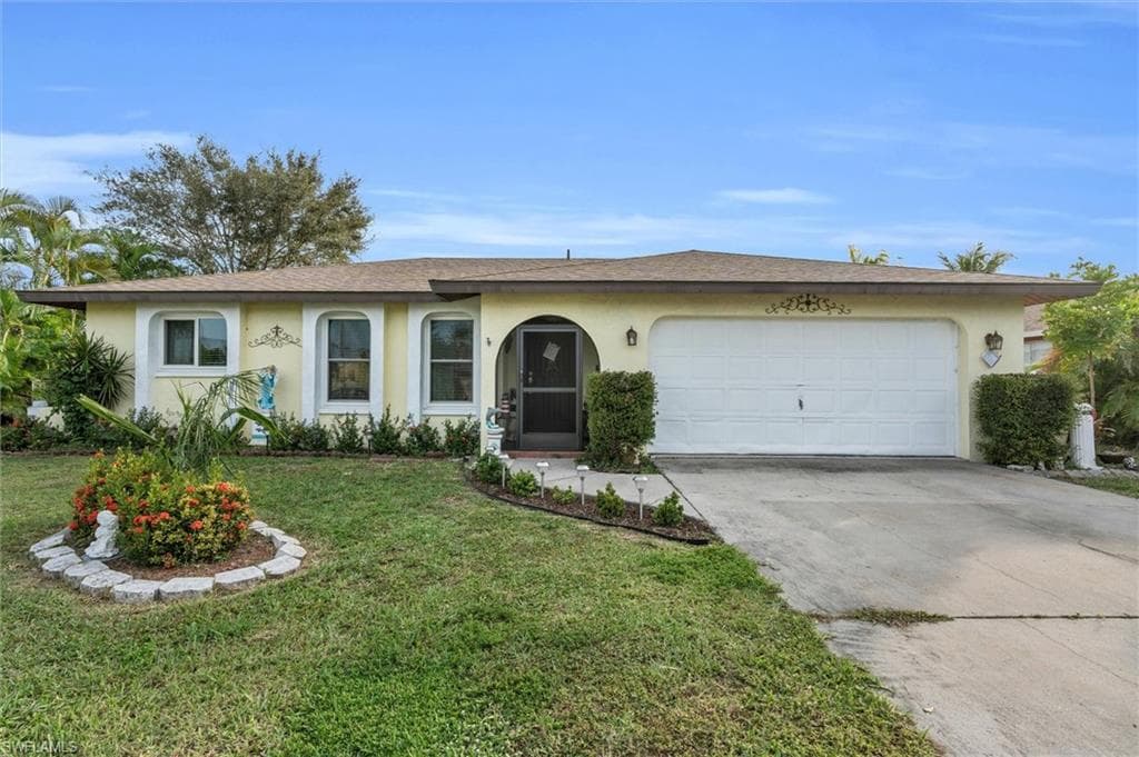 1016 SE 25th TER CAPE CORAL, FL 33904