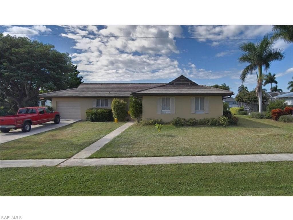 824 Buttonwood CT MARCO ISLAND, FL 34145