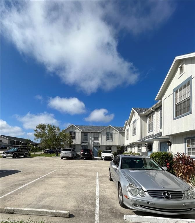 1005 SW 48th TER 8 CAPE CORAL, FL 33914