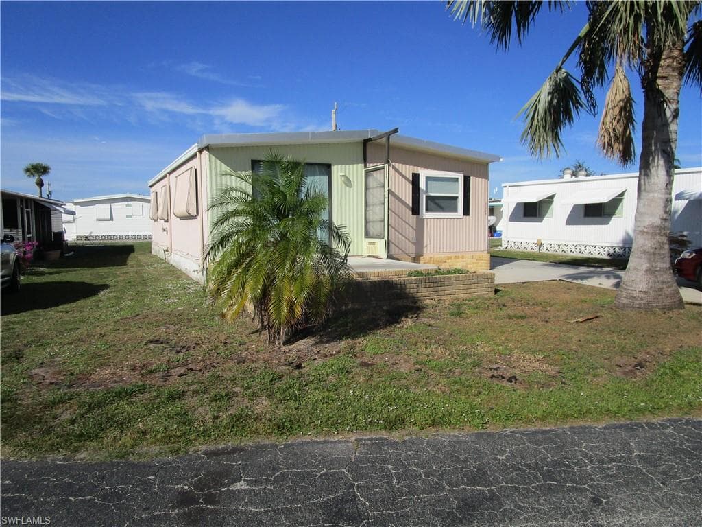 3149 Pluto CIR NORTH FORT MYERS, FL 33903