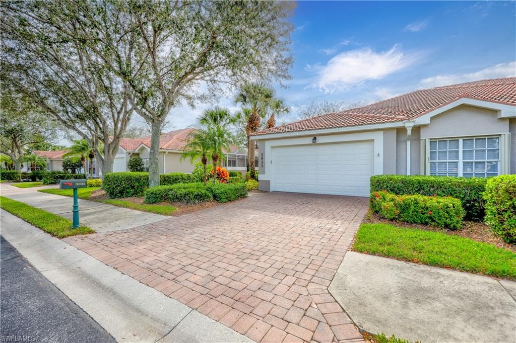 3935 Recreation LN NAPLES, FL 34116