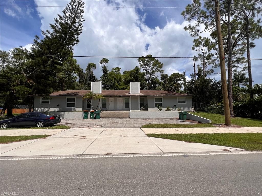 8049 Bayshore DR Unit B NAPLES, FL 34112