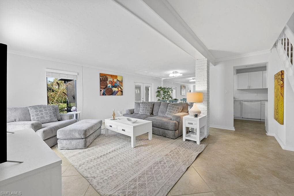 925 Palm View DR F-122 NAPLES, FL 34110