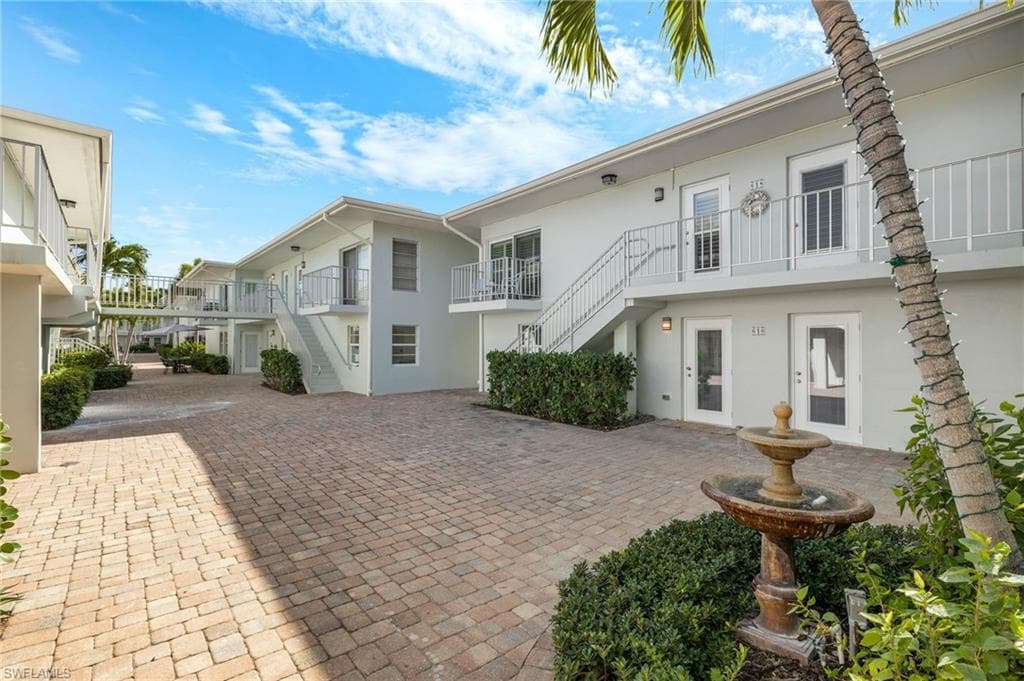 610 12TH AVE 610 NAPLES, FL 34102
