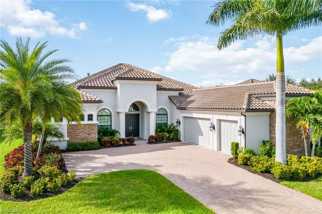 3235 Miyagi LN NAPLES, FL 34114