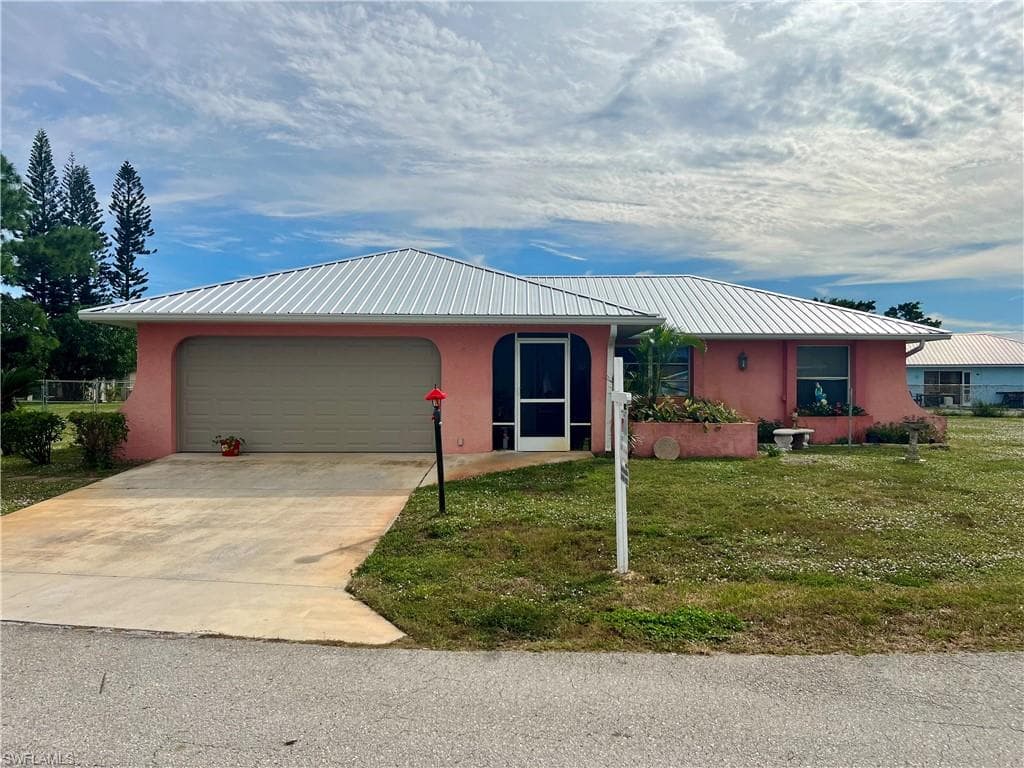 10749 Lemontree CT LEHIGH ACRES, FL 33936