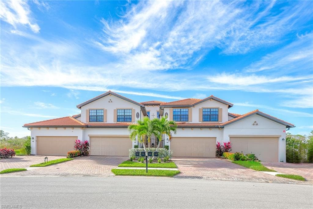 1634 Oceania DR S 101 NAPLES, FL 34113