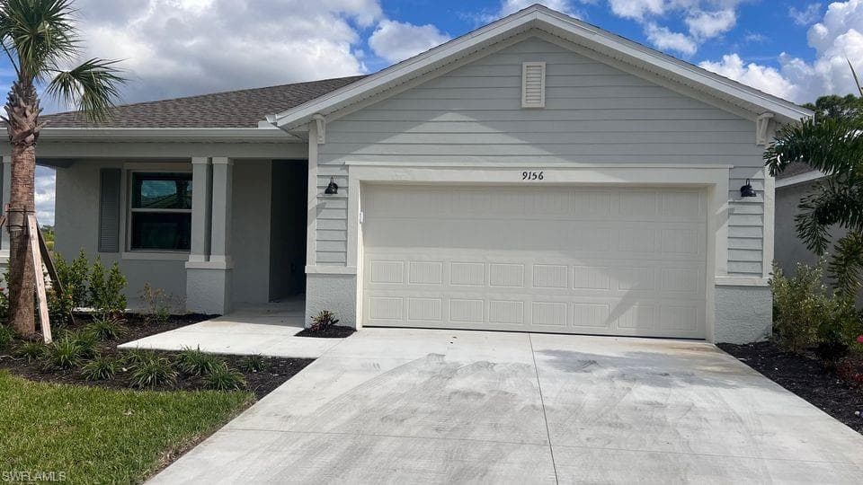 9156 Leatherwood Loop LEHIGH ACRES, FL 33936
