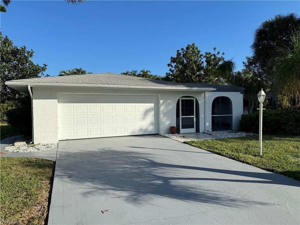 2393 Outrigger LN NAPLES, FL 34104