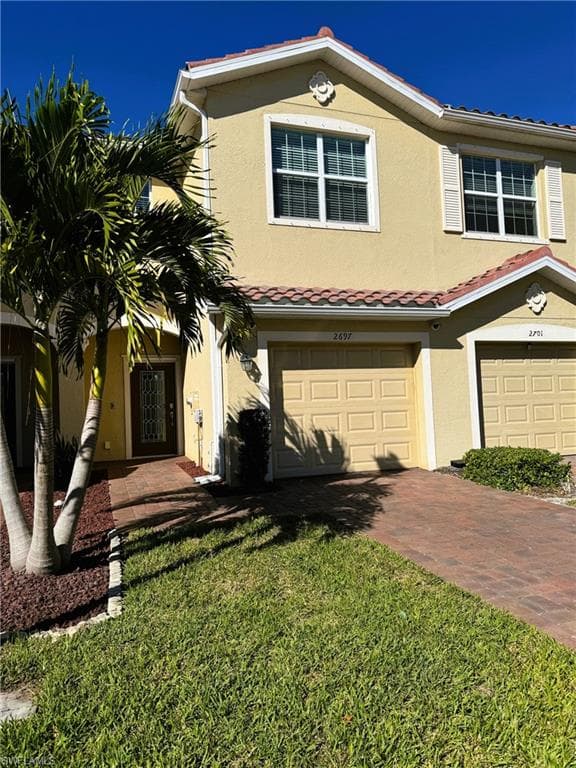 2697 Citrus ST NAPLES, FL 34120