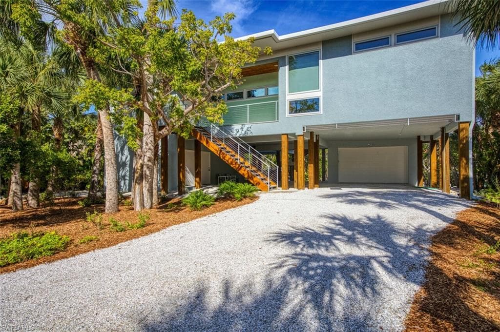 558 N Yachtsman DR SANIBEL, FL 33957