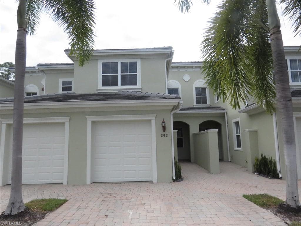 1305 Mariposa CIR 1-202 NAPLES, FL 34105