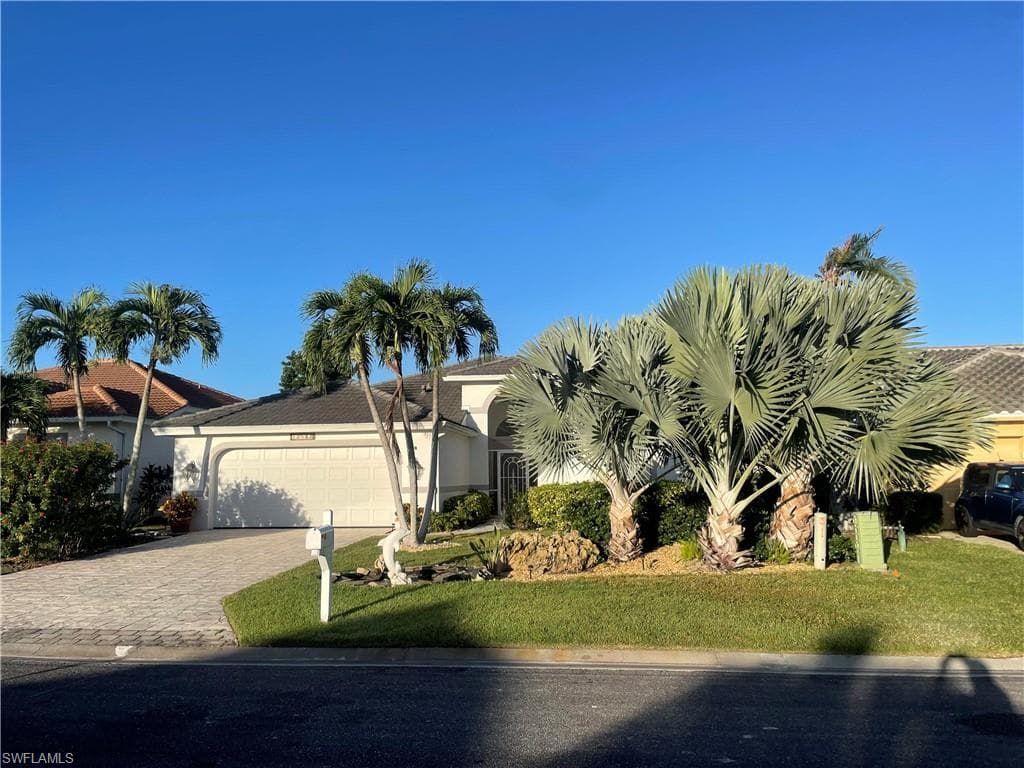 12852 Dresden CT FORT MYERS, FL 33912