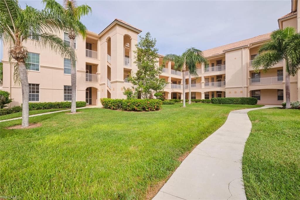 9110 Southmont CV 305 FORT MYERS, FL 33908