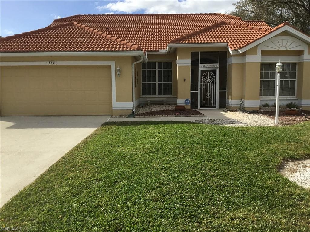 201 Countryside DR NAPLES, FL 34104