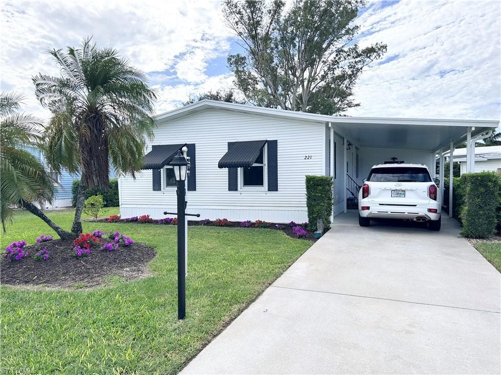 221 Belle Isle CT NAPLES, FL 34112