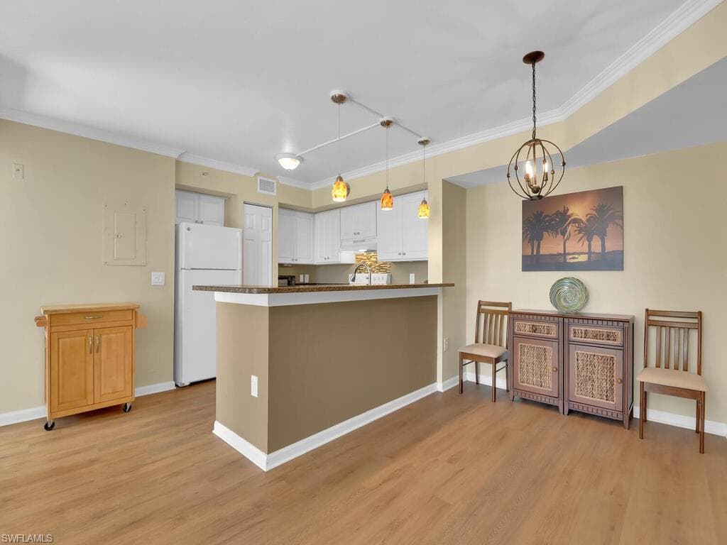 1160 Wildwood Lakes BLVD 9-106 NAPLES, FL 34104