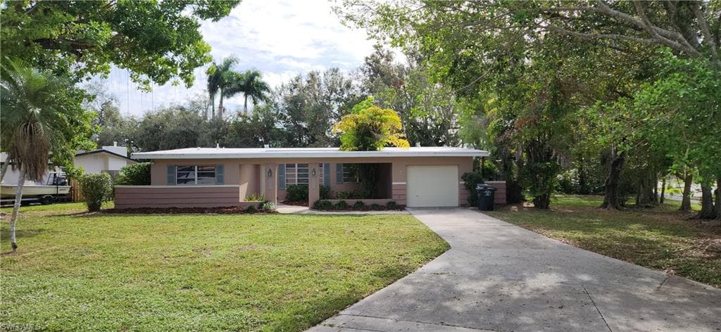 1206 Stadler DR FORT MYERS, FL 33901