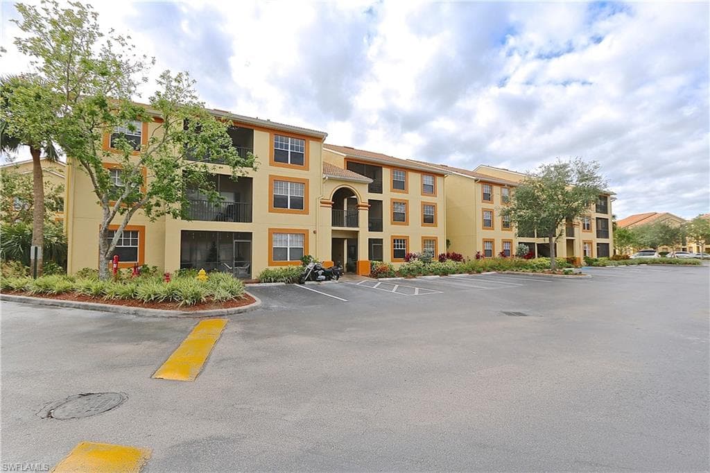 7965 Preserve CIR 733 NAPLES, FL 34119