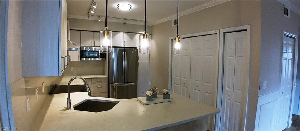 6400 Aragon WAY 101 FORT MYERS, FL 33966