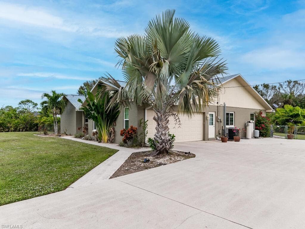 17900 Chesterfield RD NORTH FORT MYERS, FL 33917