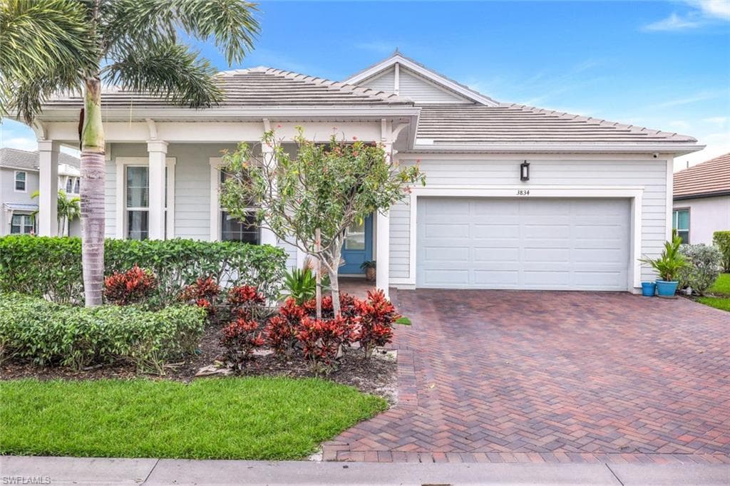 3834 Helmsman DR NAPLES, FL 34120