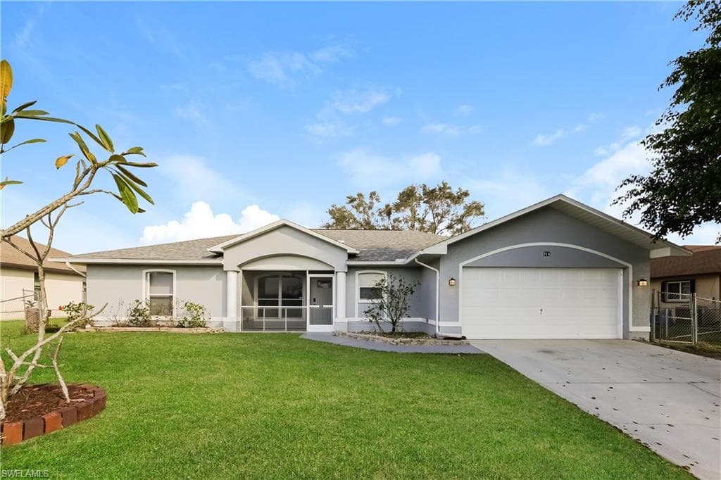 914 Acroft AVE LEHIGH ACRES, FL 33971