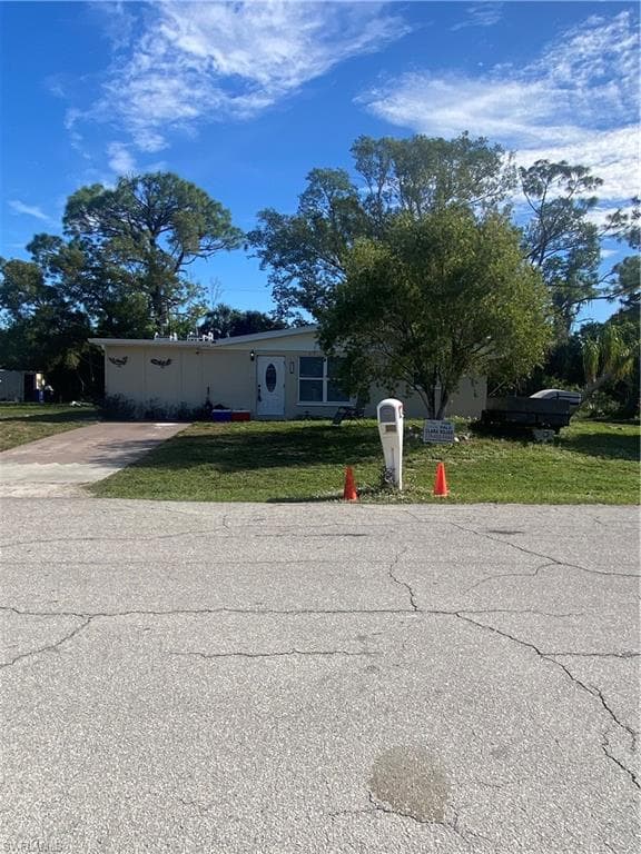 8314 Vernon DR FORT MYERS, FL 33907