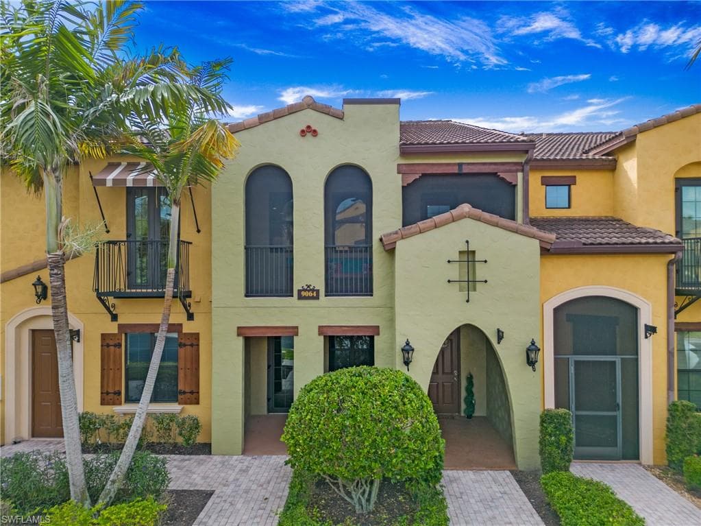9064 Capistrano ST N 5003 NAPLES, FL 34113
