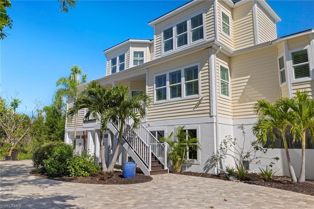 228 Violet DR SANIBEL, FL 33957