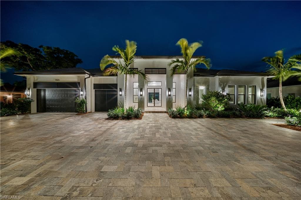 760 Park Shore DR NAPLES, FL 34103