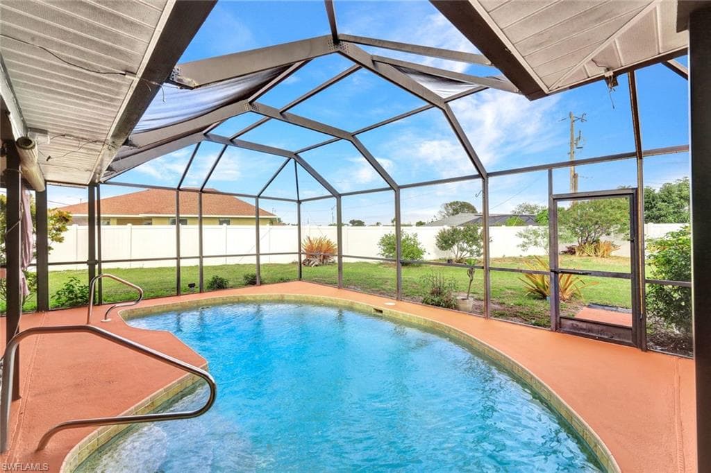 903 SE 19th TER CAPE CORAL, FL 33990