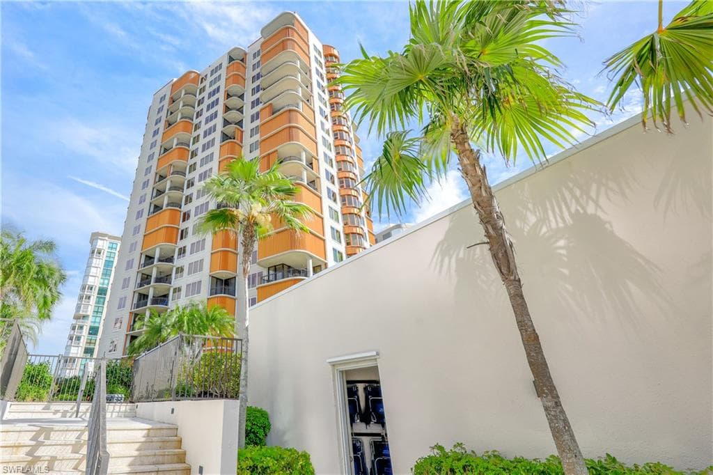 4251 Gulf Shore BLVD N 17C NAPLES, FL 34103
