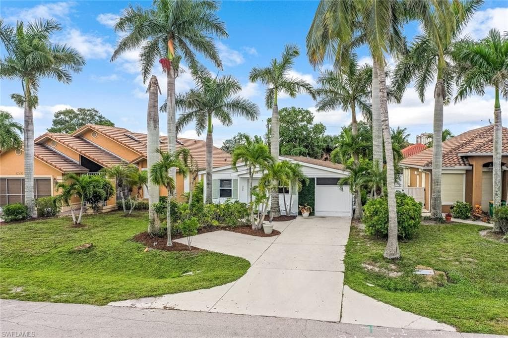 522 100th AVE N NAPLES, FL 34108