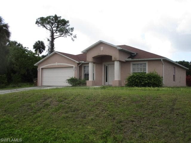 1348 S Gator CIR CAPE CORAL, FL 33909