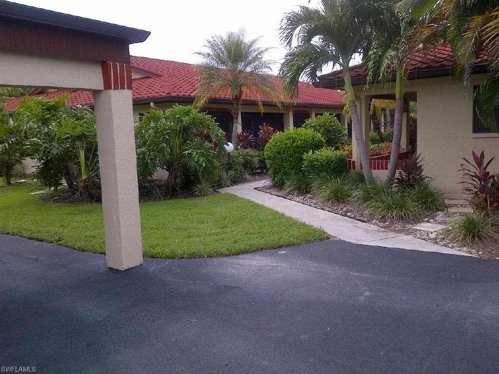 2093 Pine Isle LN 2093 NAPLES, FL 34112