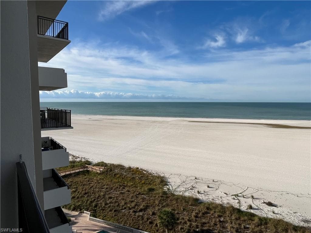 180 Seaview CT 1013 MARCO ISLAND, FL 34145