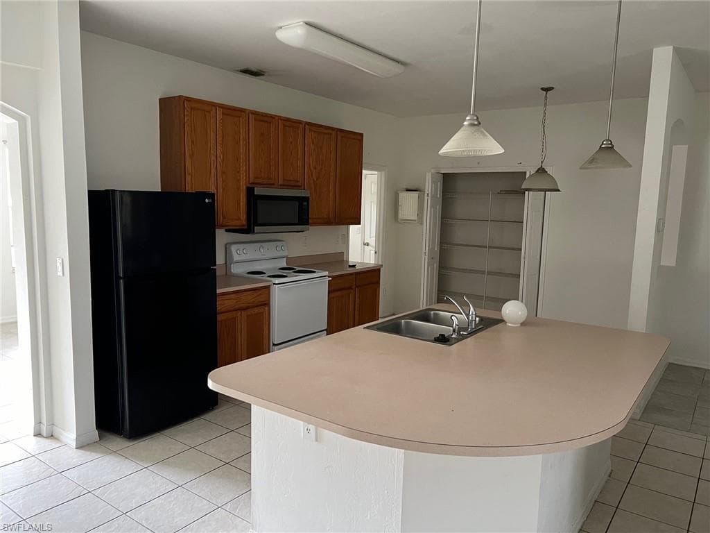 3815 NW 45th LN CAPE CORAL, FL 33993