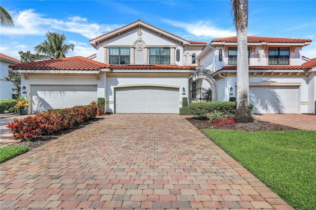 3153 Aviamar CIR 201 NAPLES, FL 34114