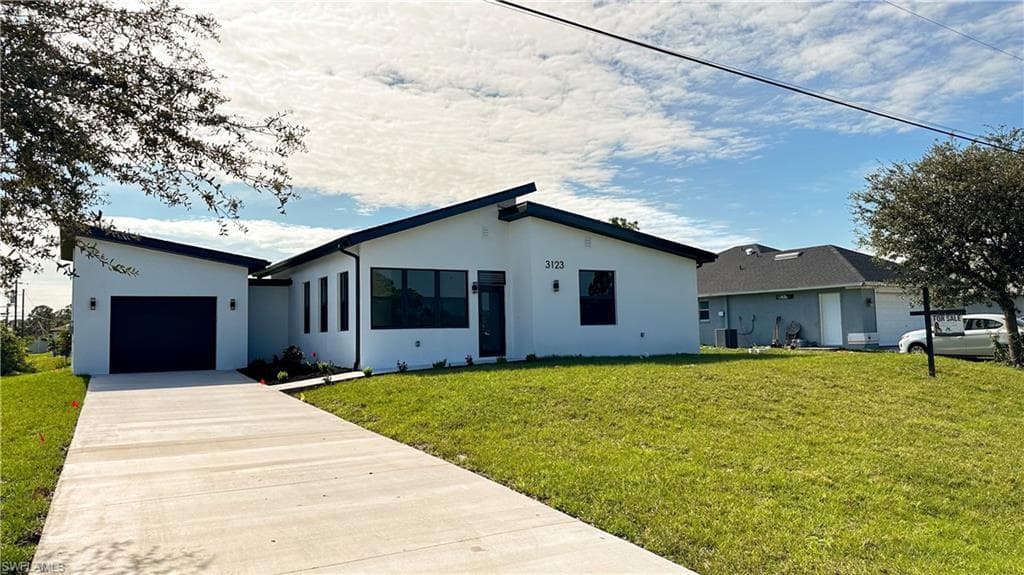 3123 40th ST SW LEHIGH ACRES, FL 33976